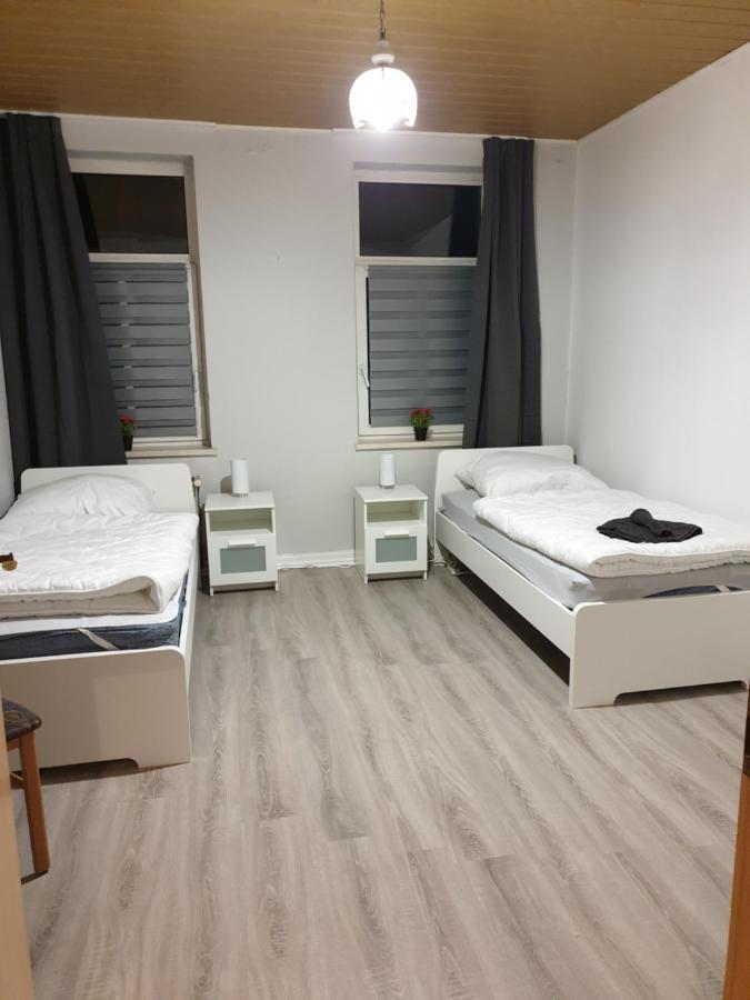 Fewo Nina 3 - Monteurwohnung Weissenfels Bagian luar foto
